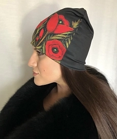 Čepice černá s máky 02.jpeg