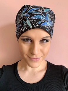 Šátek černý a modrými listy 01.jpg