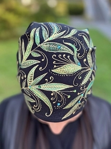 Šátek černý se smaragdovými listy 03.jpeg