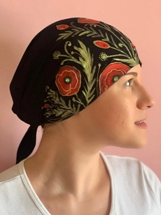 Šátek černý s máky 03.jpeg