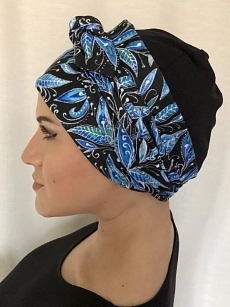 Šálka černá s modrými listy 03.jpeg
