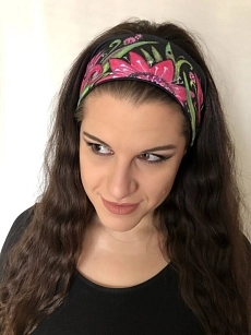 Čelenka černá s liliemi.jpeg