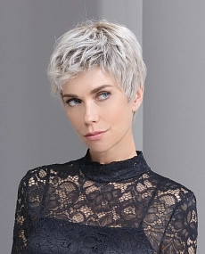 Zoe platinblonde shad.jpg