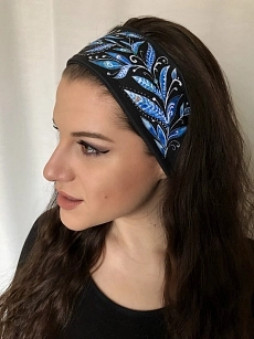 Čelenka s modrými lístky 01.jpeg