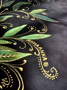 Šátek černý se smaragdovými listy 05.jpeg