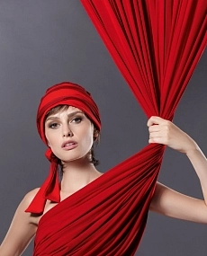 Šátek Ama cherry-red 01.jpg