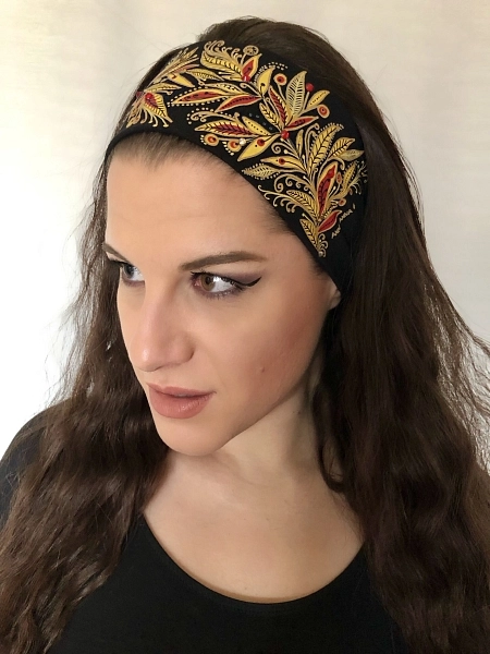 Čelenka černá se žlutočervenými lístky