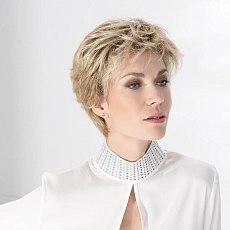 Posh sandyblonde rooted.jpg