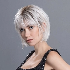 Sing platinblonde rooted.jpg