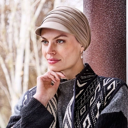 Čepice s kšiltem Yoga Cap Brown